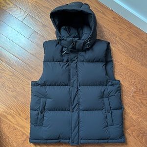 Super Puff TNA Vest from Aritzia